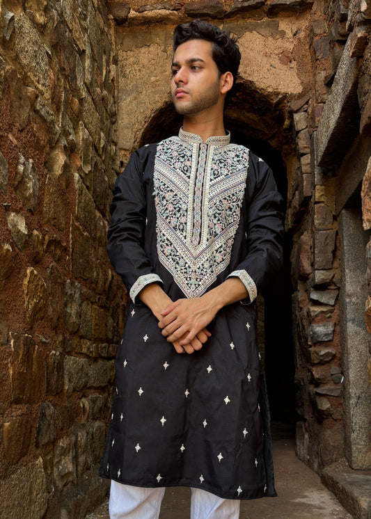 The Mehr-e-Shaam Embroidered Silk Kurta