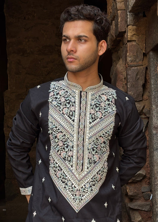 The Mehr-e-Shaam Embroidered Silk Kurta
